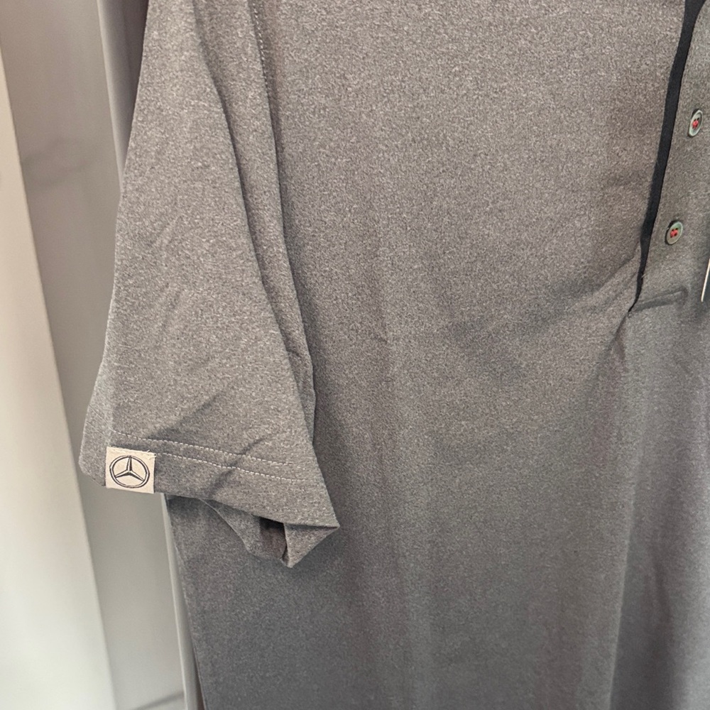Brand new AMG Driving Academy shirt - Picture 4 of 5